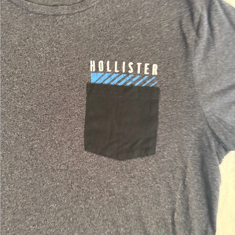 Hollister Men's Charcoal Tee with Navy Pocket‎ L - Picture 2 of 4